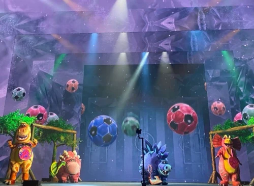 «Турбозавры» на сцене новогоднего мегашоу «История игрушек»  