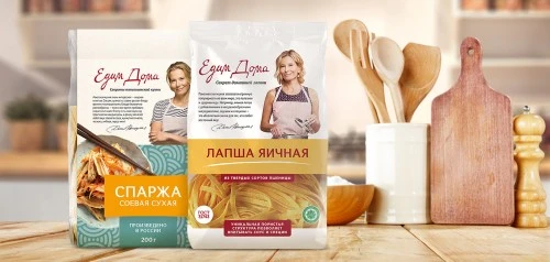 Омская лапша торговой марки «Едим дома»  признана лучшим продуктом 2021 года в России.